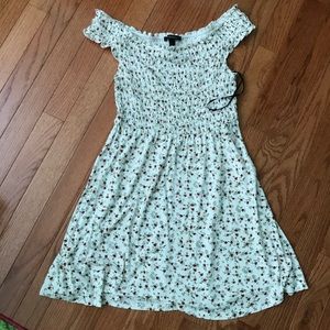 Off the shoulder sun dress only worn once!!!!!!